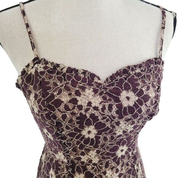 Lauren Conrad Runway Maroon flower lace maxi dress Size 2 - Picture 4 of 13
